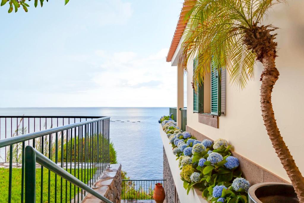 Balkón nebo terasa v ubytování Casa da Fajã Sea Front Clifftop Villa By LovelyStay