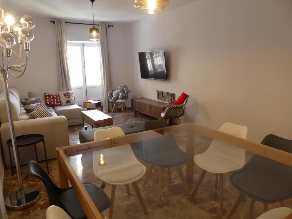 Posezení v ubytování GATU PREMIUM Villa Aramburu, " Preferente mayores de 25 años y familias "