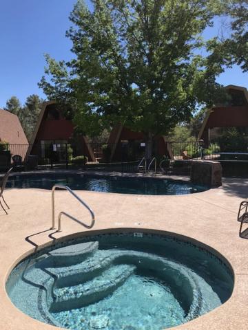 Bazén v ubytování Red Agave Resort nebo v jeho okolí
