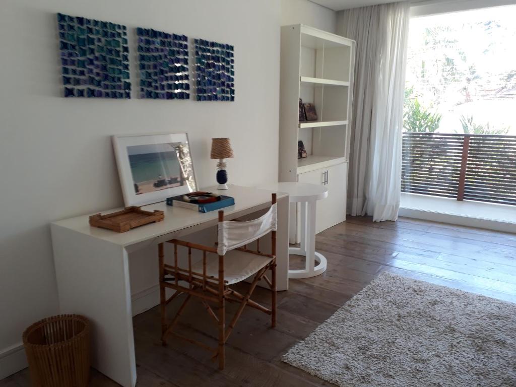  Tropical Contemporary Suites