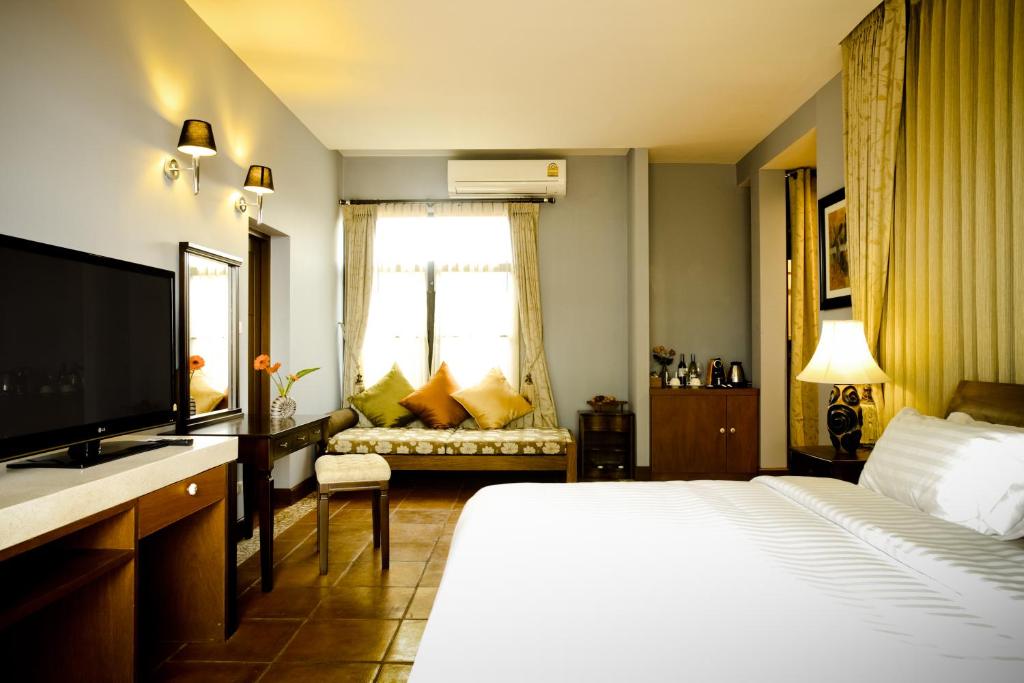 Phukumhom Khao Yai - Executive Suite With Spa Bath