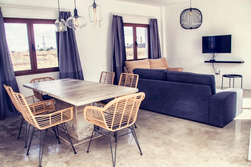 TV a/nebo společenská místnost v ubytování Casa De La Nobleza