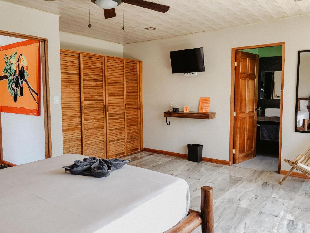 TV a/nebo společenská místnost v ubytování Samara Chillout Lodge - Adults only
