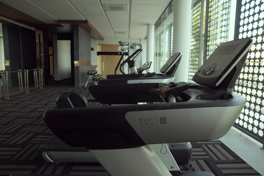 Fitness centrum a/nebo fitness zařízení v ubytování Emerald Palace Hotel
