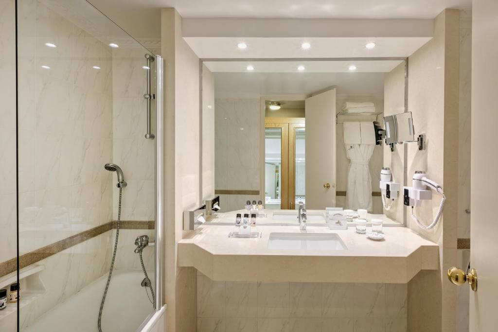 Divani Caravel - Essential Double Or Twin Room