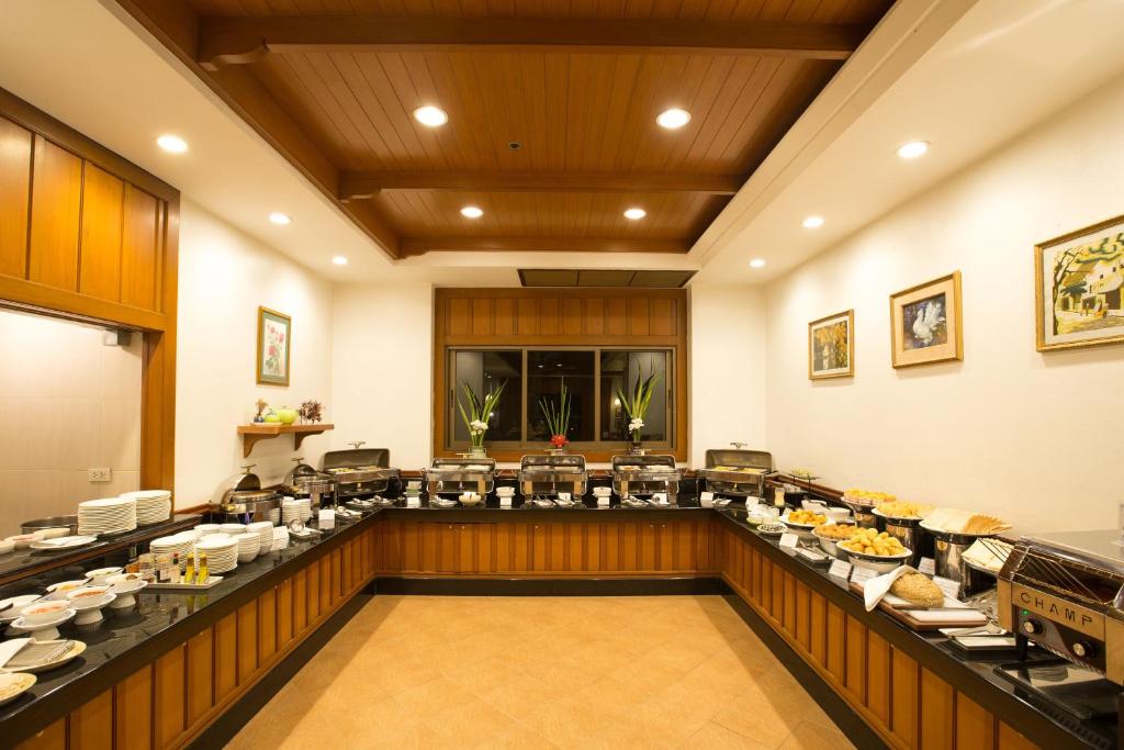 Comida en o cerca de este resort