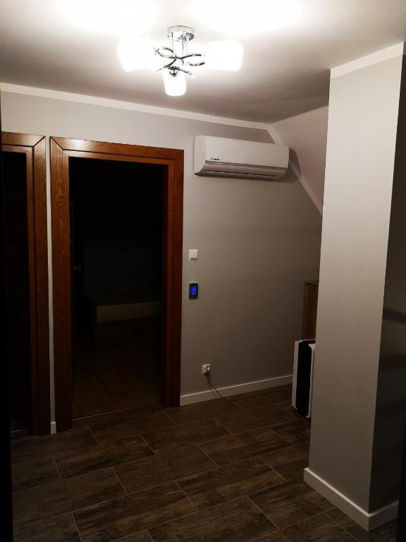 Fotografia z galérie ubytovania DOMEK W GÓRACH I NAD JEZIOREM CZORSZTYŃSKIM v destinácii Szlembark