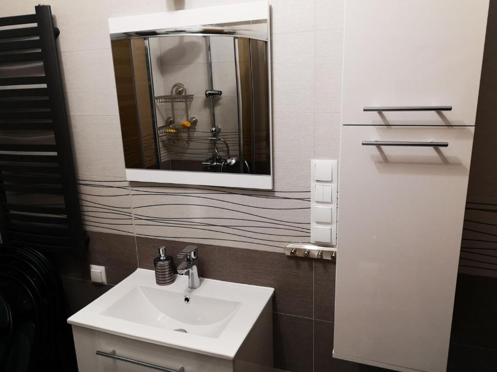 Kúpeľňa v ubytovaní DOMEK W GÓRACH I NAD JEZIOREM CZORSZTYŃSKIM