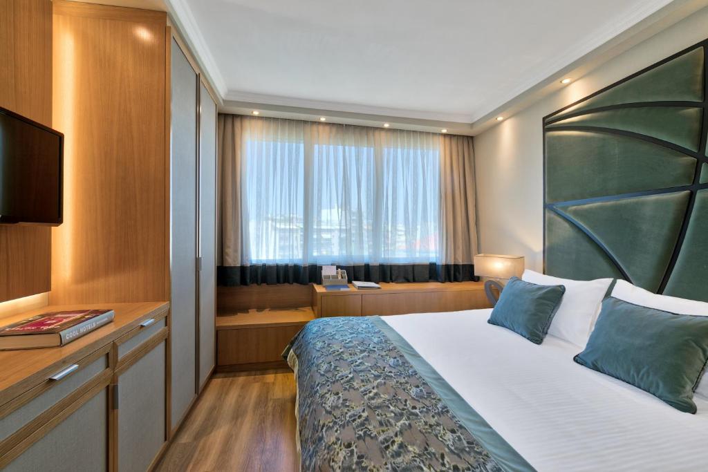 Divani Caravel - Divine Family Suite(2 Adults + 2 Children)