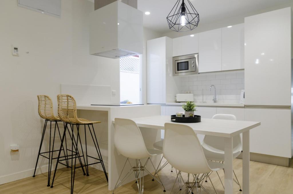 Kuchyňa alebo kuchynka v ubytovaní Lujosa vivienda en plena Judería
