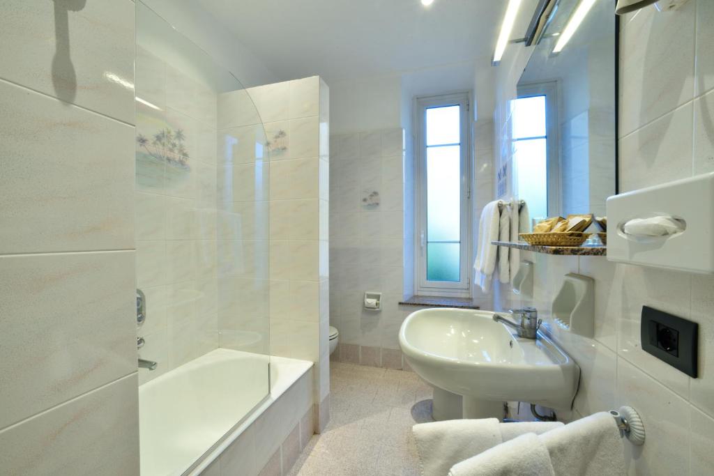 Ванная комната в Hotel Lamberti