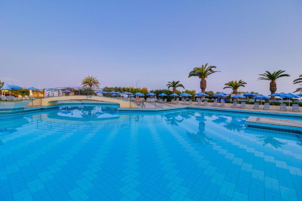 Basen w obiekcie Creta Star Hotel - Adults Only lub w pobliżu