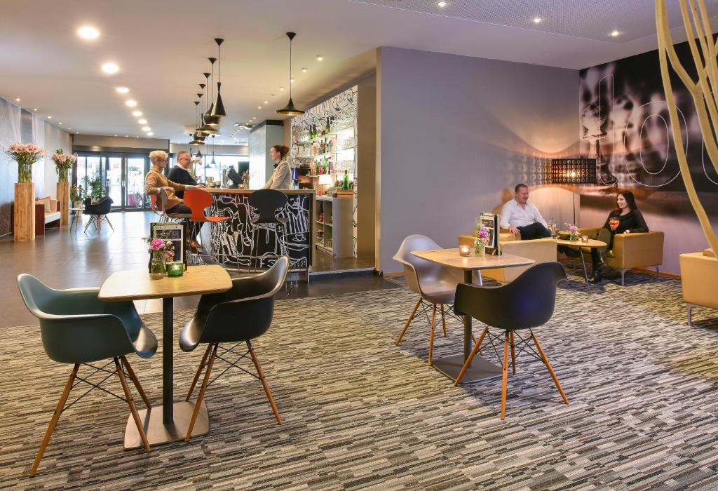 Restaurace v ubytování ibis Kortrijk Centrum