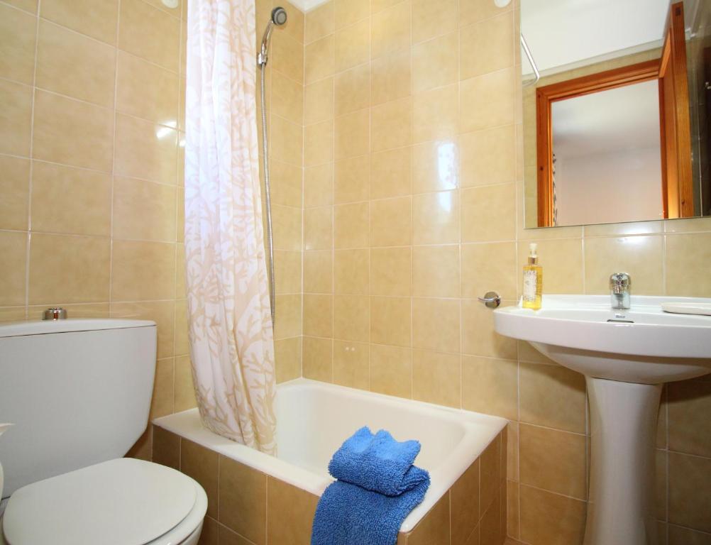 Kúpeľňa v ubytovaní FAMILY SEAFRONT APT FANTASTIC SEAVIEW