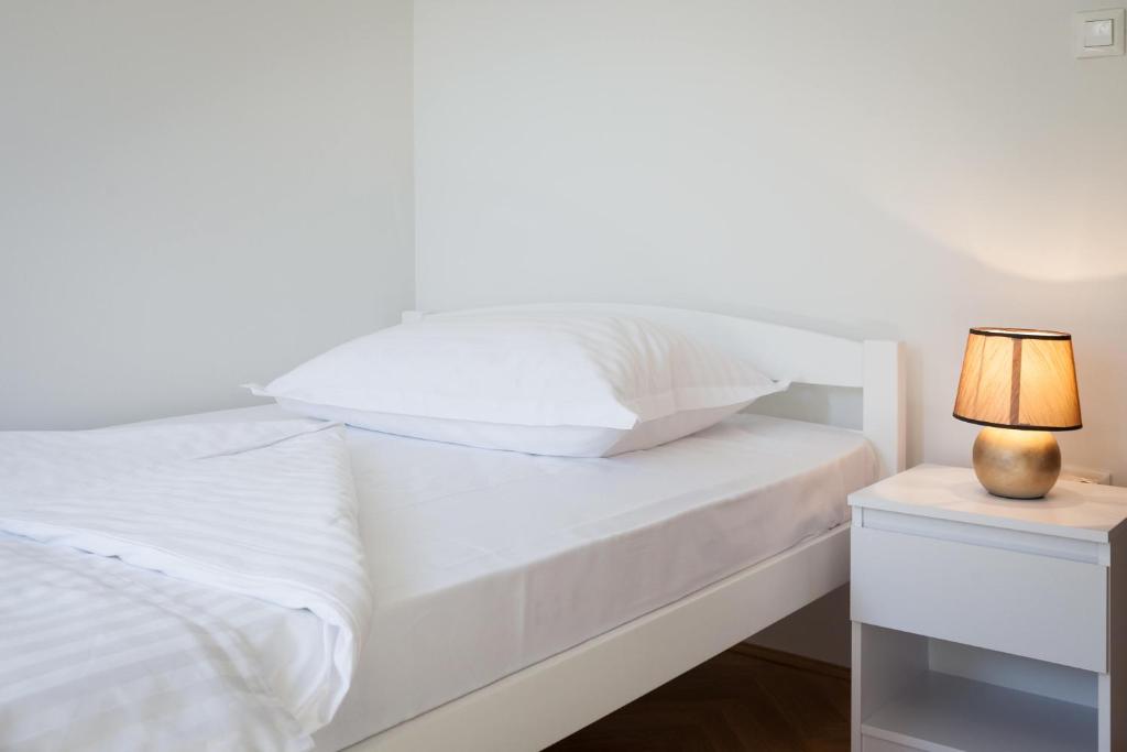 SPLIT APARTMAN free private garage - 2