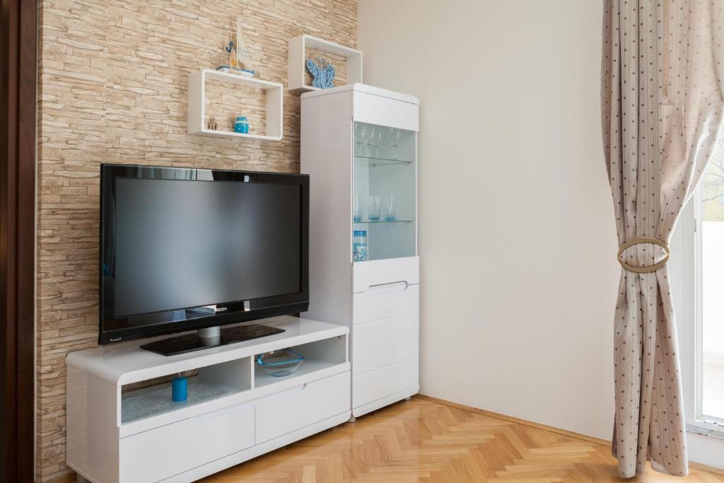 SPLIT APARTMAN free private garage - 1