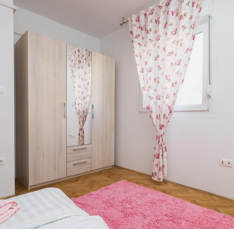 SPLIT APARTMAN free private garage - 3