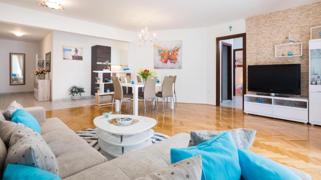 SPLIT APARTMAN free private garage