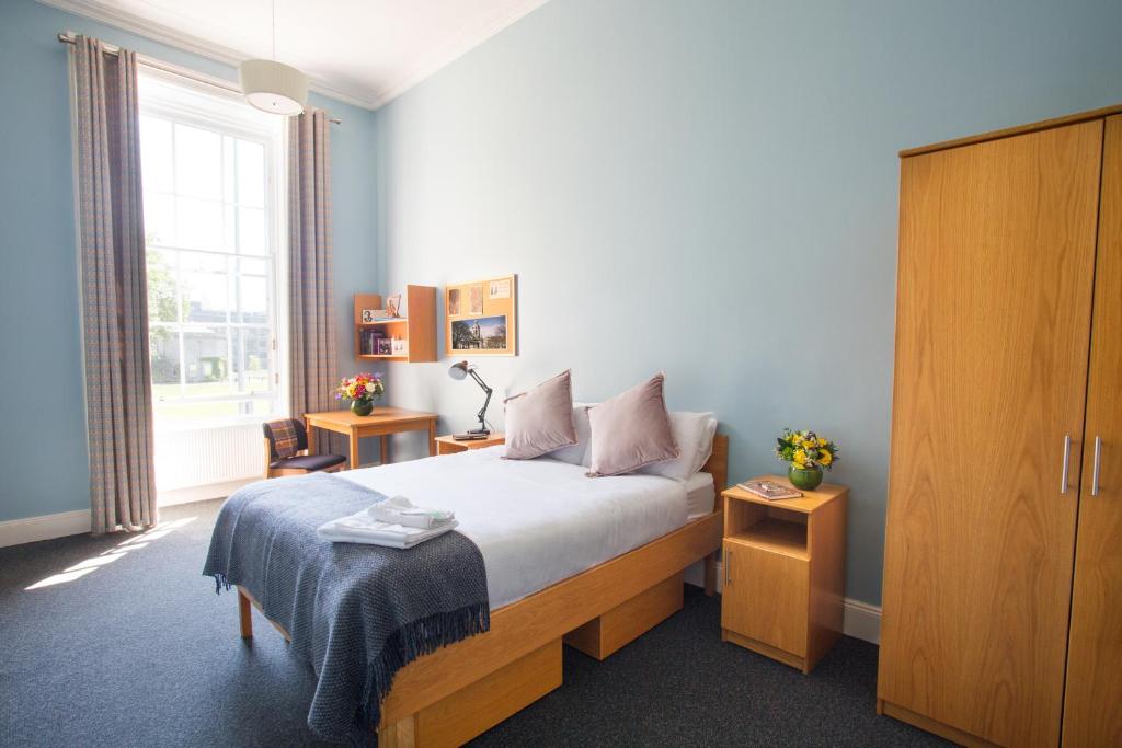 Postel nebo postele na pokoji v ubytování Trinity College - Campus Accommodation