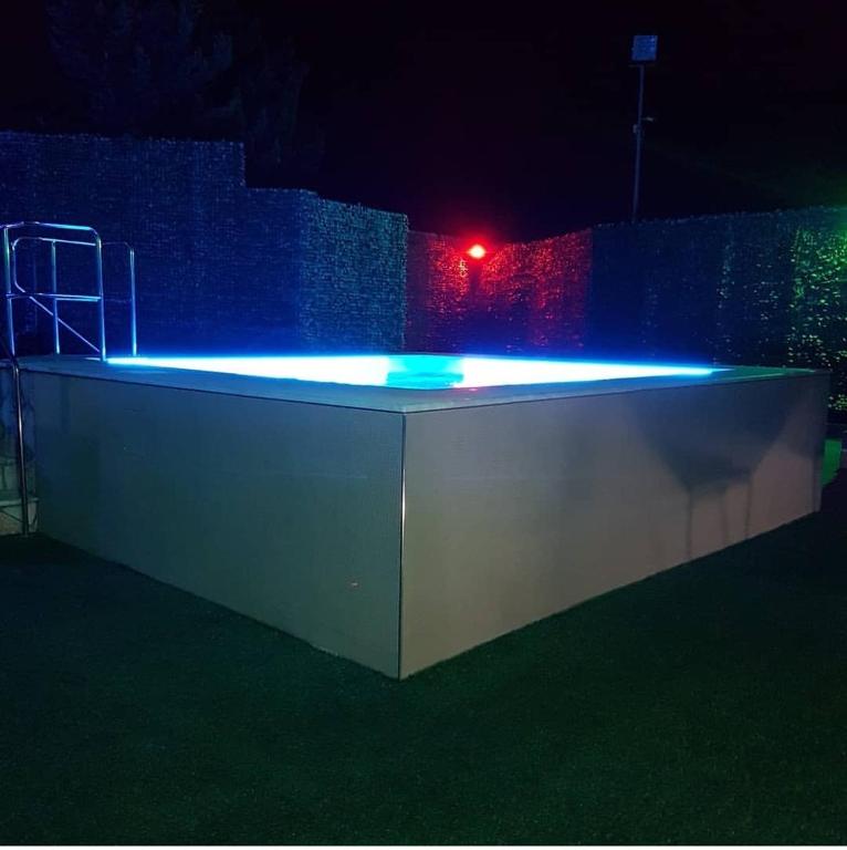 The swimming pool at or close to Motel Kratos