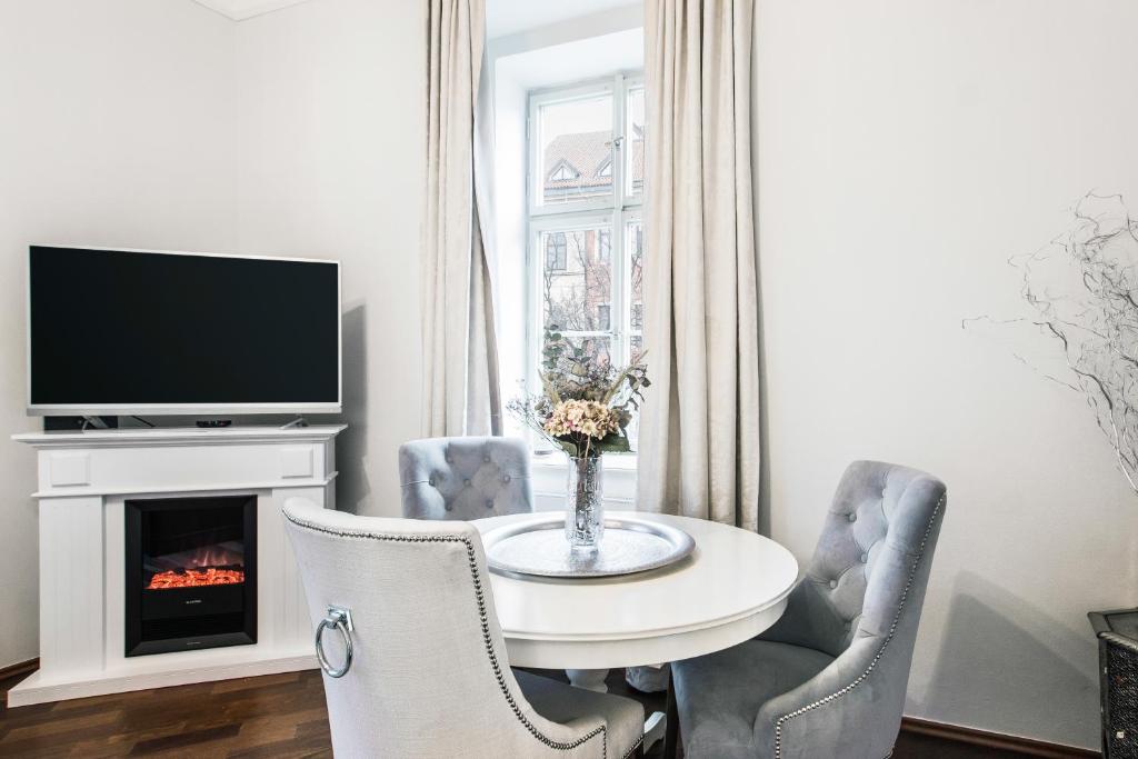 Old Town Square Apartment