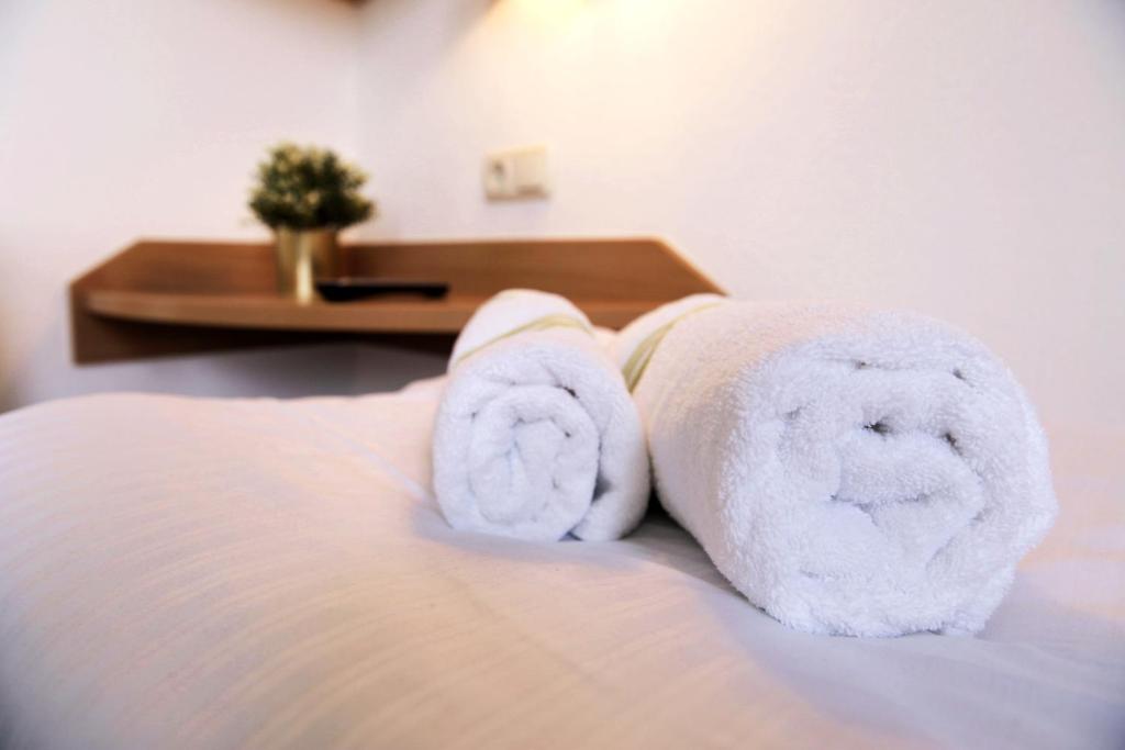 Postel nebo postele na pokoji v ubytování bp24 Hotel Aachen