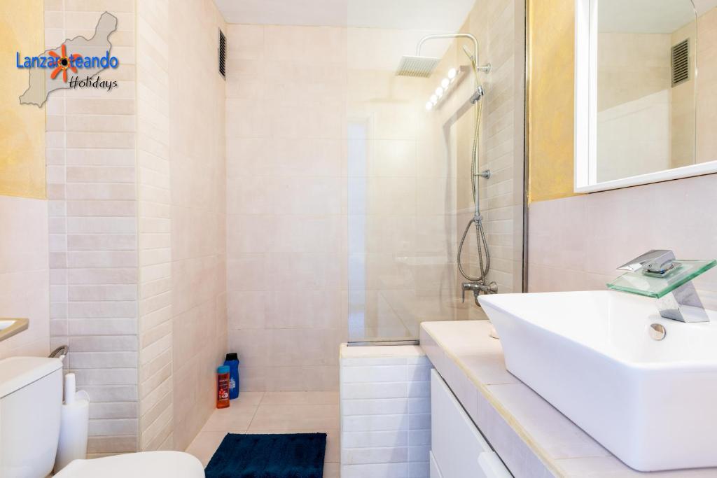 Kúpeľňa v ubytovaní Vivienda Vacacional Sunny - duplex apartment 2beds 2 baths