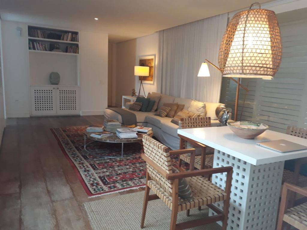  Tropical Contemporary Suites