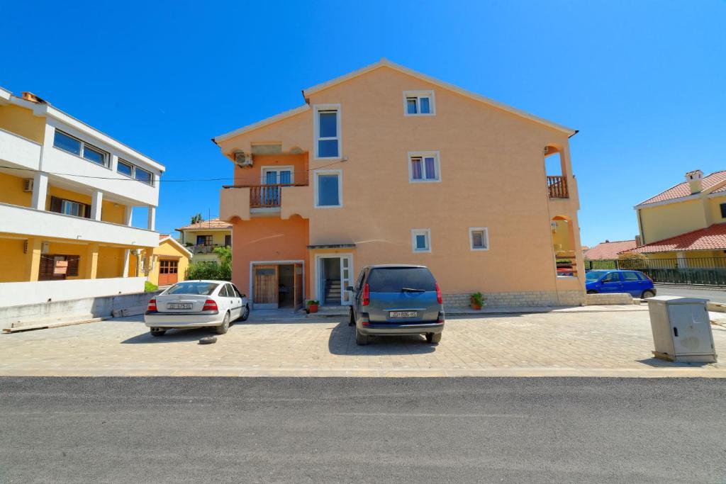 Budova, v ktorej sa apartmán nachádza