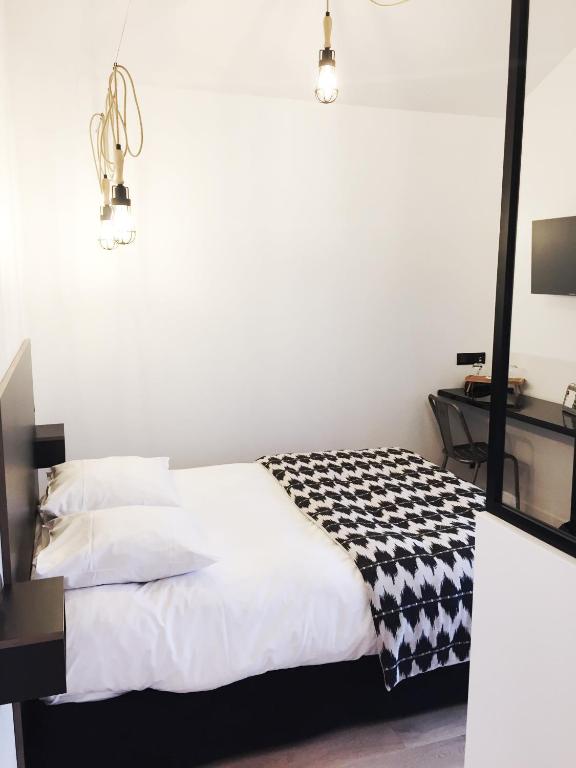 Aux Terrasses - Single Room
