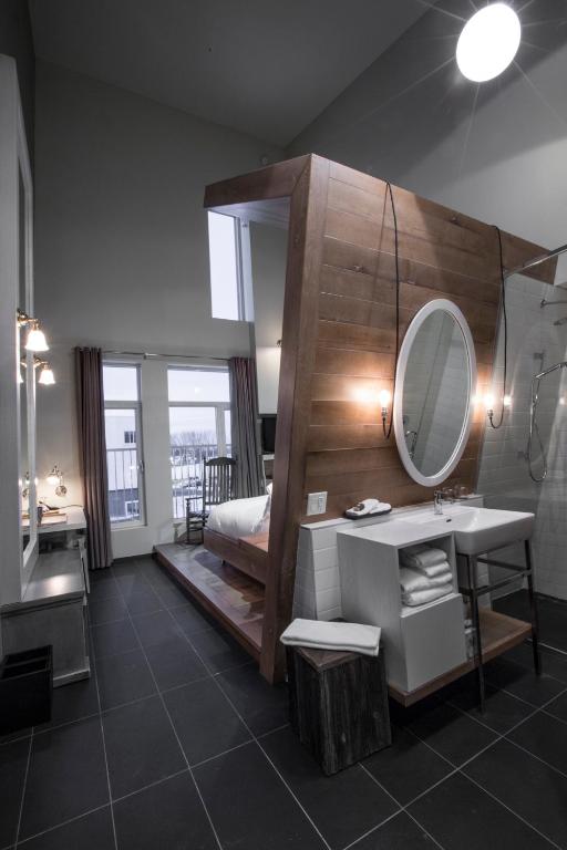 Koupelna v ubytování Hôtel & Spa Le Germain Charlevoix
