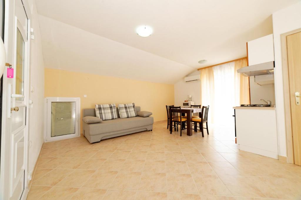 Kuchyňa alebo kuchynka v ubytovaní Borik Apartment Pedic