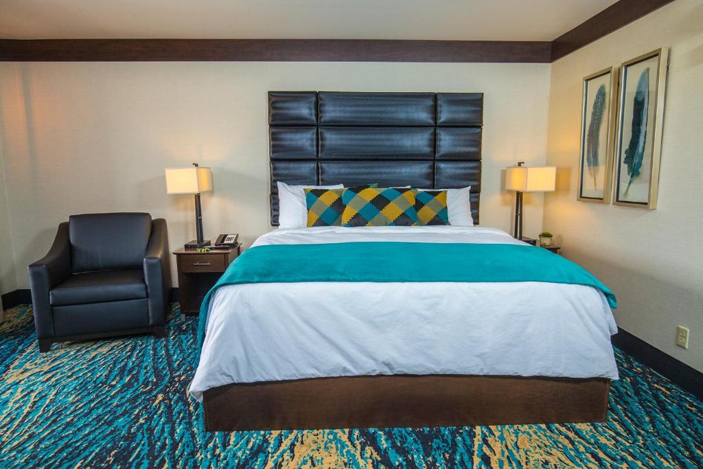 Ute Mountain Casino Hotel - King Suite With Balcony
