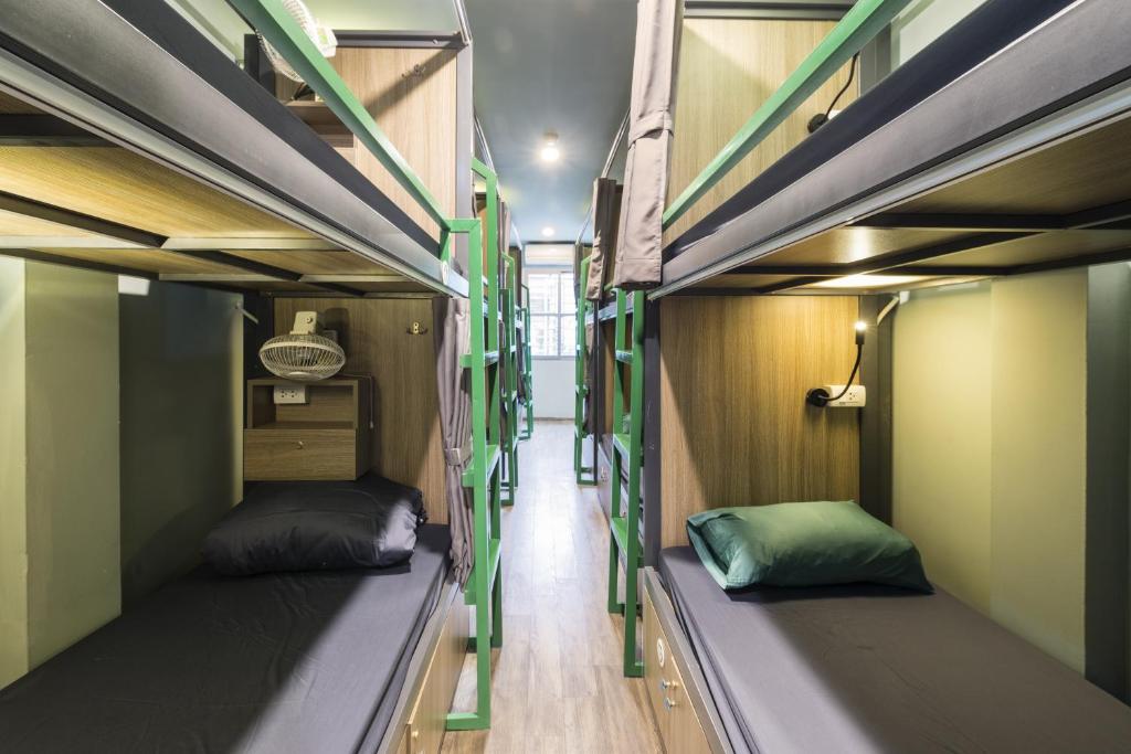 Postel nebo postele na pokoji v ubytování Hanoi EcoStay 2 hostel