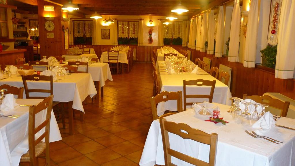 Restaurace v ubytování Albergo Nuoitas