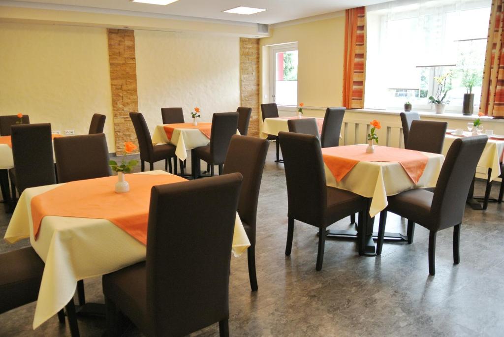 Restaurace v ubytování Frühstückspension Paradiesgartl