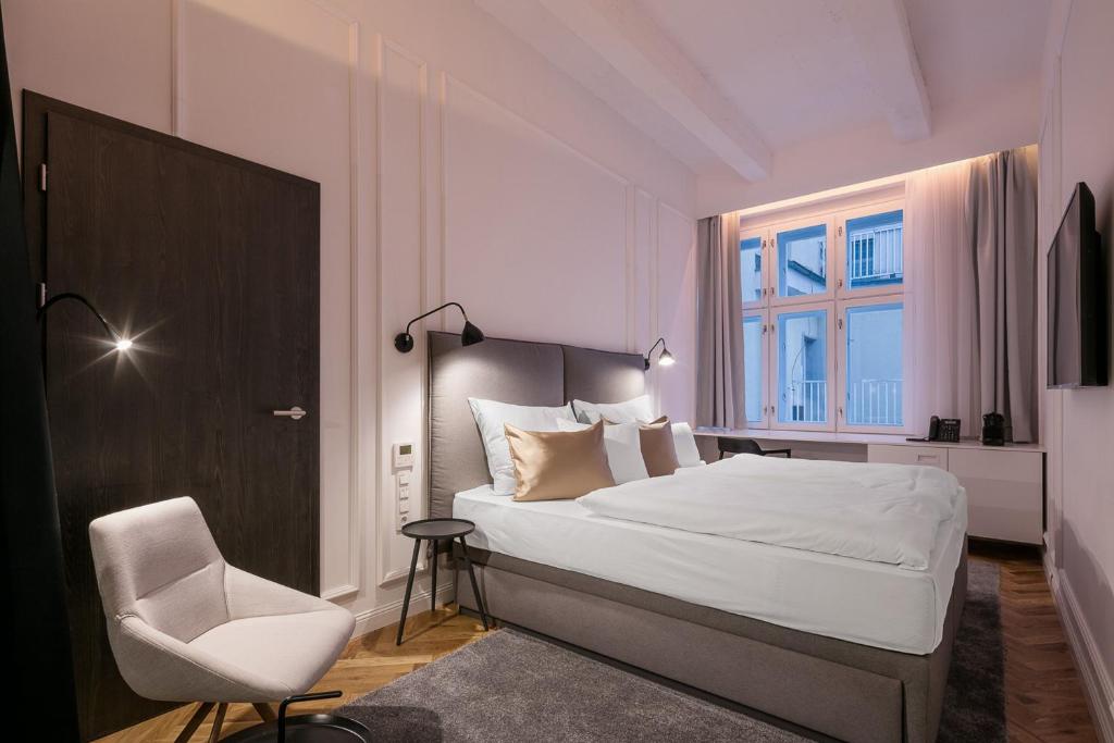 Pytloun Boutique Hotel Prague - Superior Double Or Twin Room With Extra Bed And Spa Bath