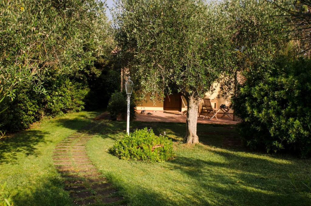Vonkajšia záhrada v ubytovaní Bio Agriturismo Il Melograno di Banditella Ristorante