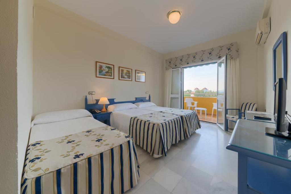 Hotel Torre De Los Guzmanes - Triple Room