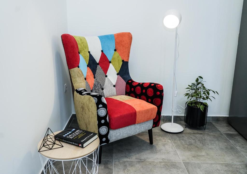 Posedenie v ubytovaní Home Away from home with outdoor pool, botanical garden and a beautiful sea view