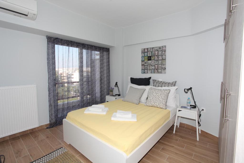Edem Beach Apartment with Mountain View by Athenian Homes - Appartement Met één Slaapkamer