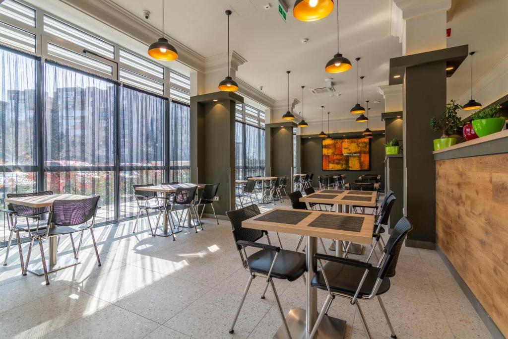 Restoran ili drugo mesto za obedovanje u objektu Hotel Resurs