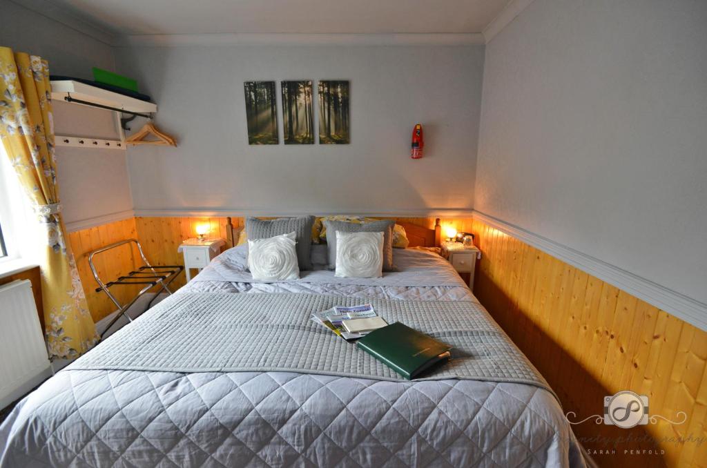 Postel nebo postele na pokoji v ubytování Rosedale Bed and Breakfast