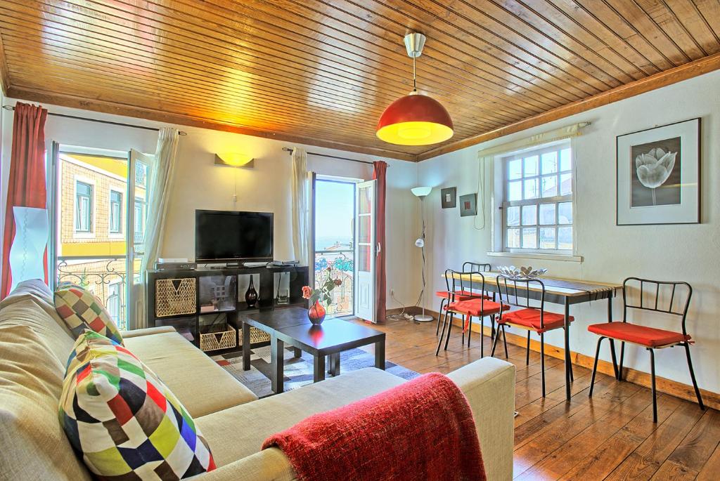 MyPlaceLisbon - Alfama River View Apartment