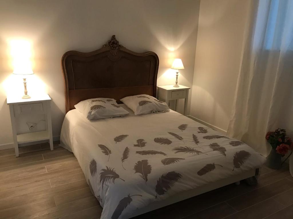 Gîte de charme Les Trois Chênes - Three-Bedroom House