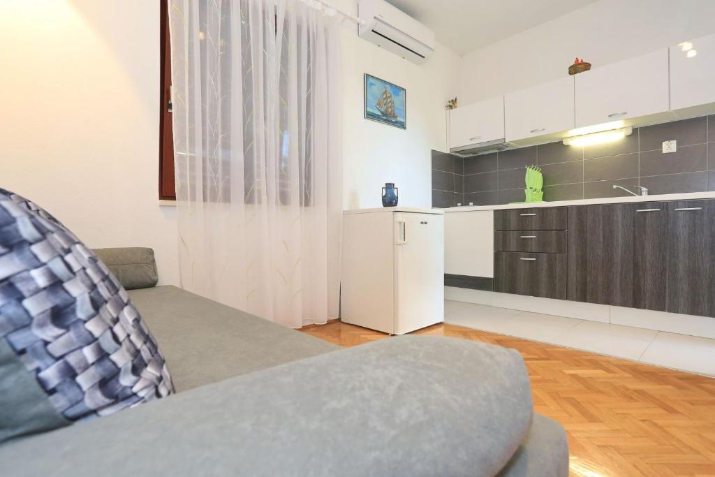 Kuchyňa alebo kuchynka v ubytovaní Apartments Romansa