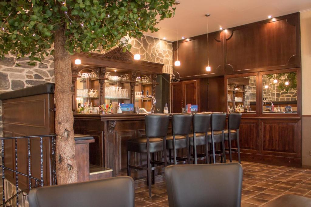 Lounge oder Bar in der Unterkunft Hotel De Lange Man Monschau Eifel