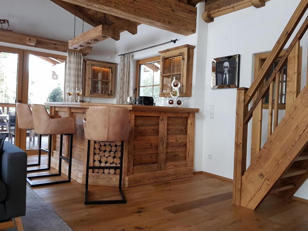 TV a/nebo společenská místnost v ubytování CHALET BELLE KAISER by Belle Stay