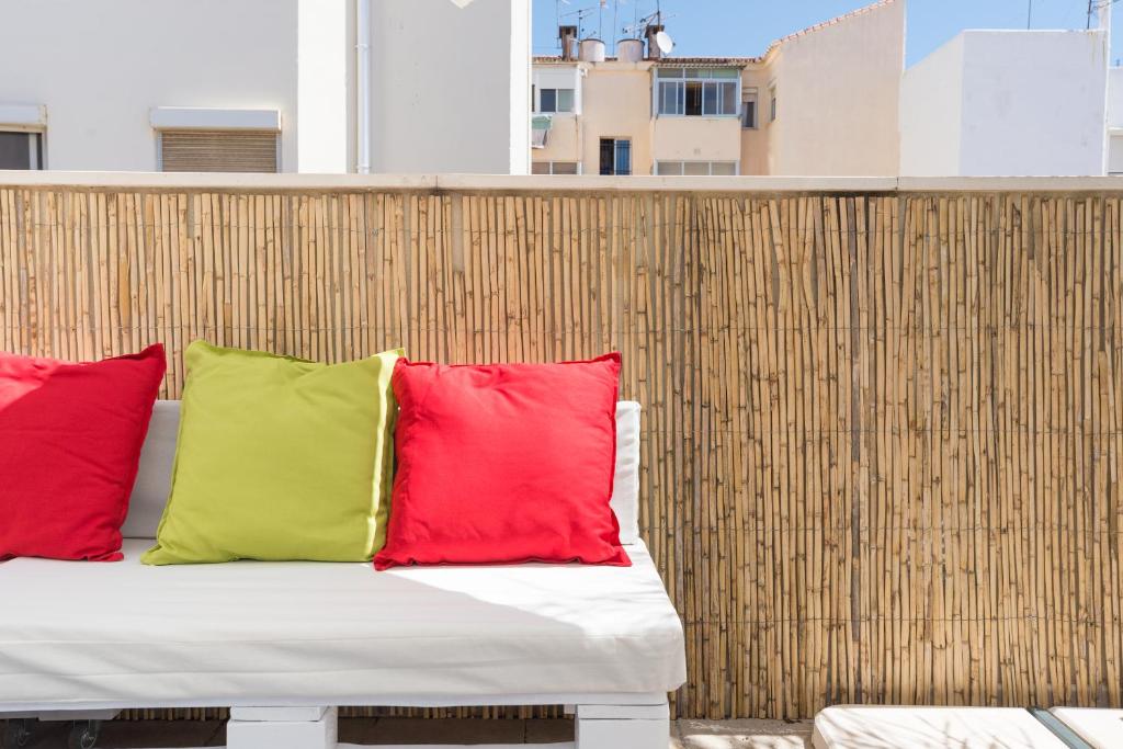 Posedenie v ubytovaní MA2B-Bright Apt With Rooftops With Palms near Old Town