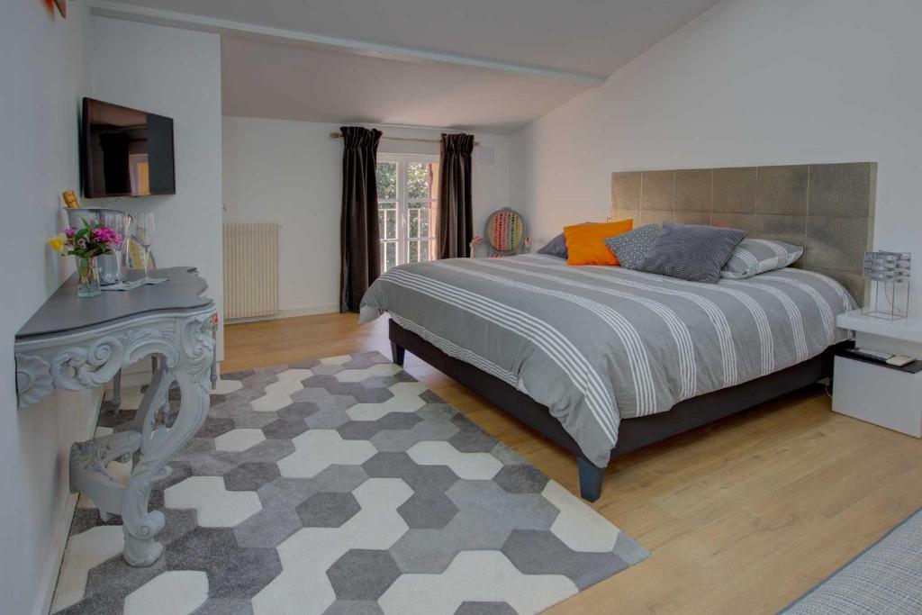 Chateau du Palanquey & SPA - Superior King Room